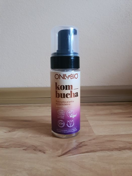 Puszysta pianka do mycia twarzy kombucha, granat, aloes Onlybio