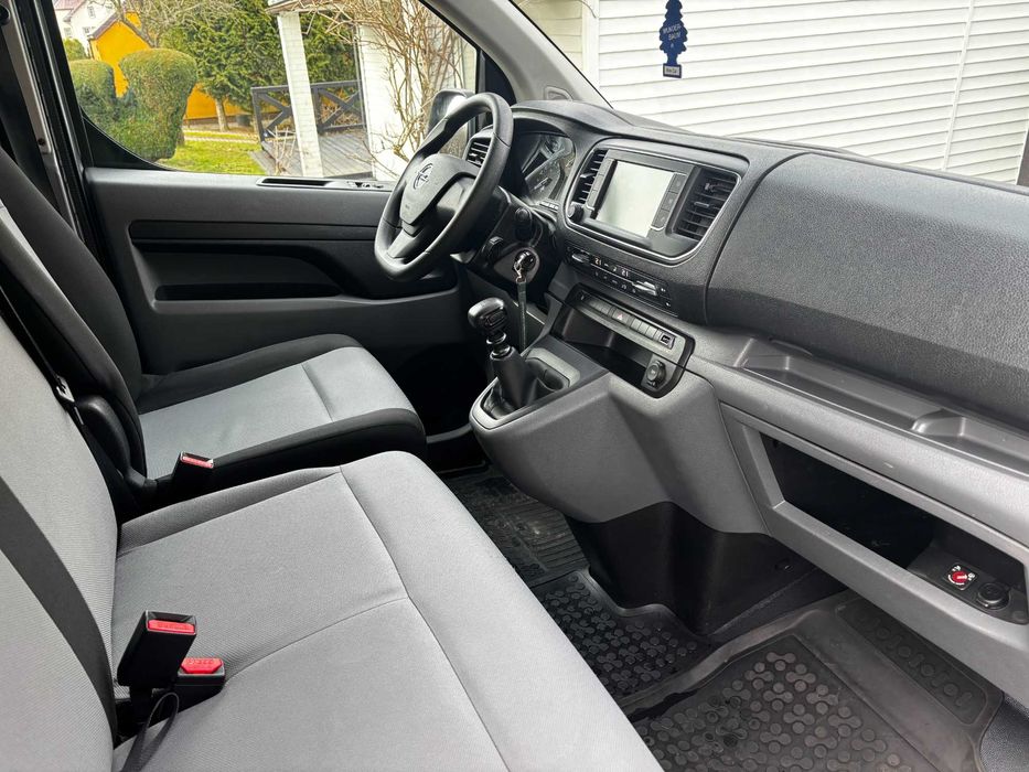 Opel Vivaro 9 osobowy max , długi 2,0 diesel 60500 + Vat