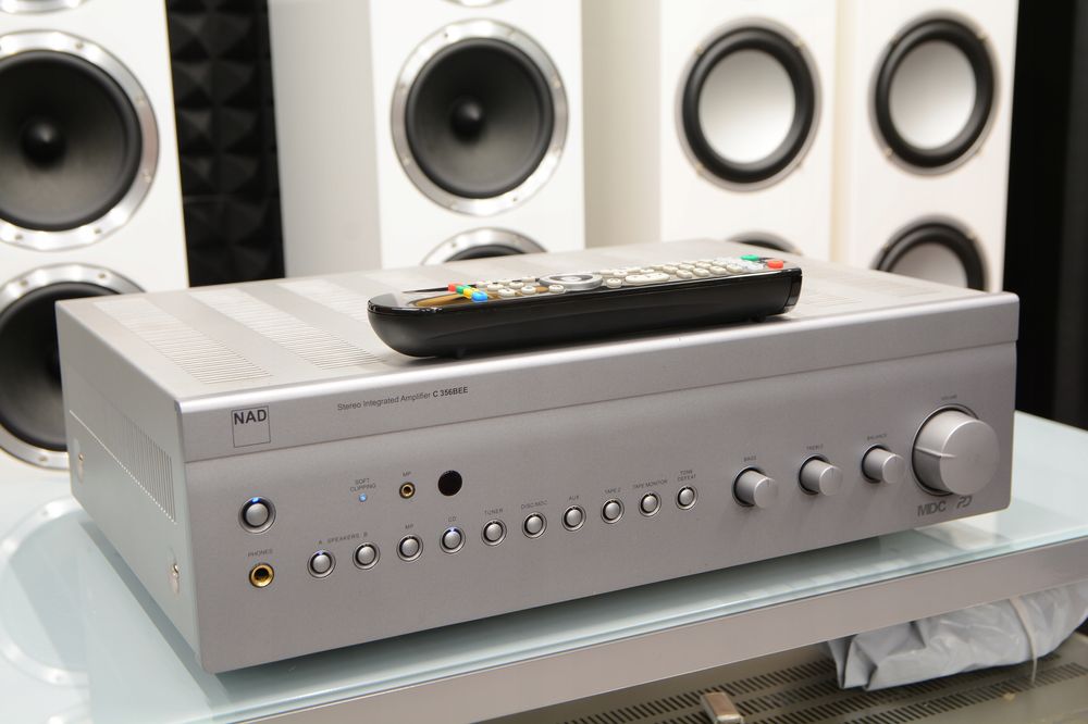 wzmacniacz stereo NAD C356BEE + pilot zestaw w świetnym stanie!
