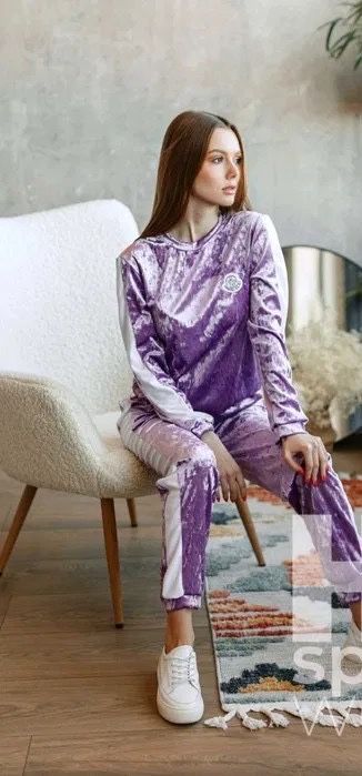 Спортивный костюм  новый