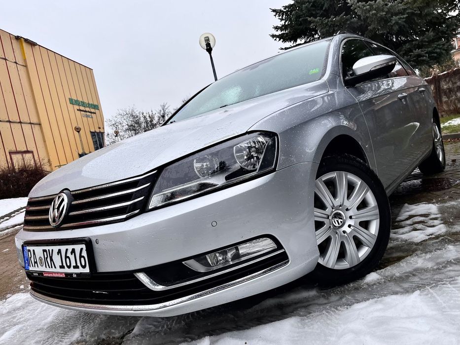 Volkswagen Passat 2.0TDI-CR-HIGHLINE-Zima-NaviDOTYK-Tempo-Keyles-2PDC-Gf-Sensor-KsSerwis