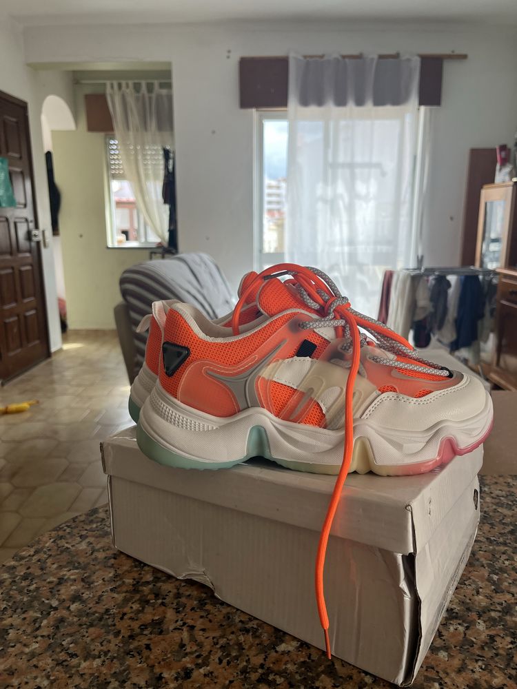 Tenis coloridos 38