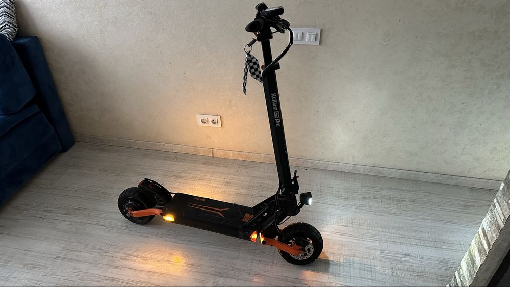Продам електросамокат Kugoo G2 Pro