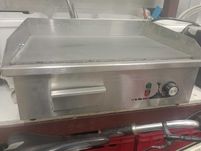 Grill Płaski Yato płyta grillowa