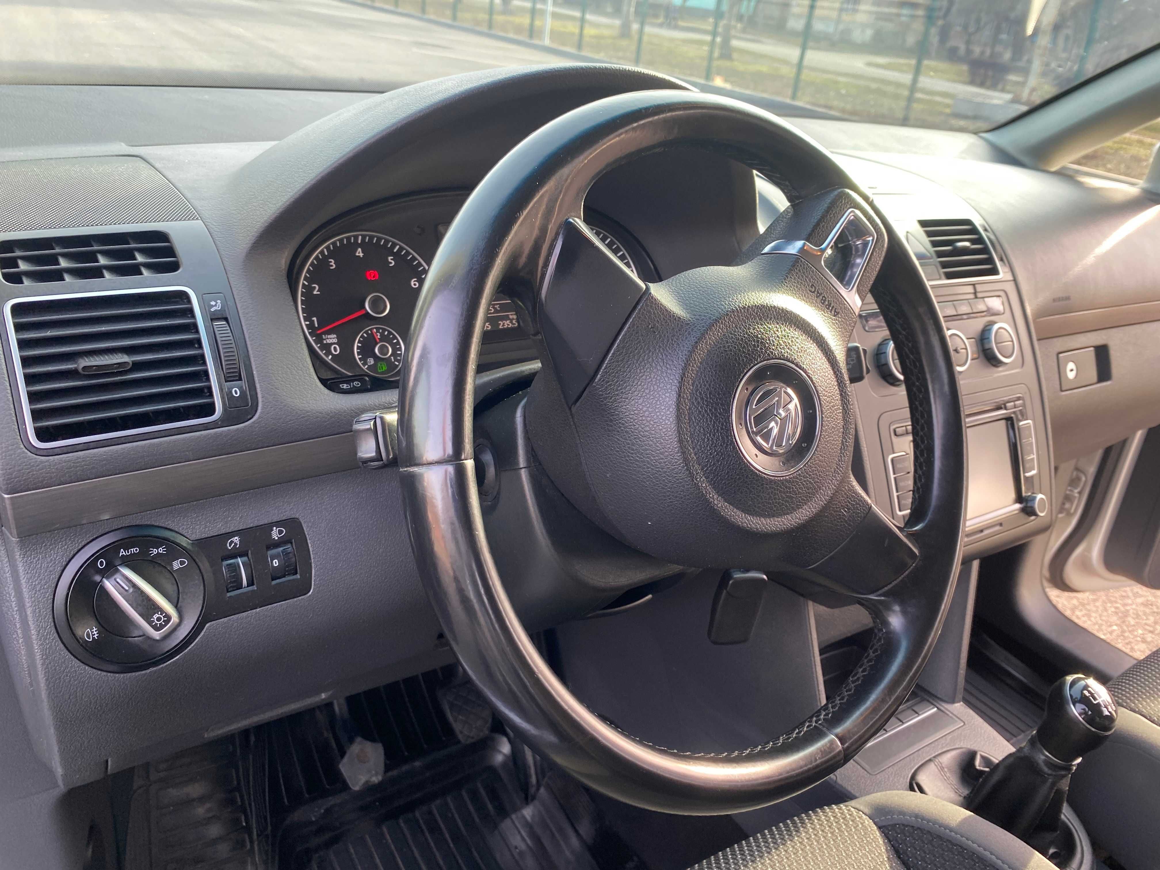Volkswagen Touran 2013