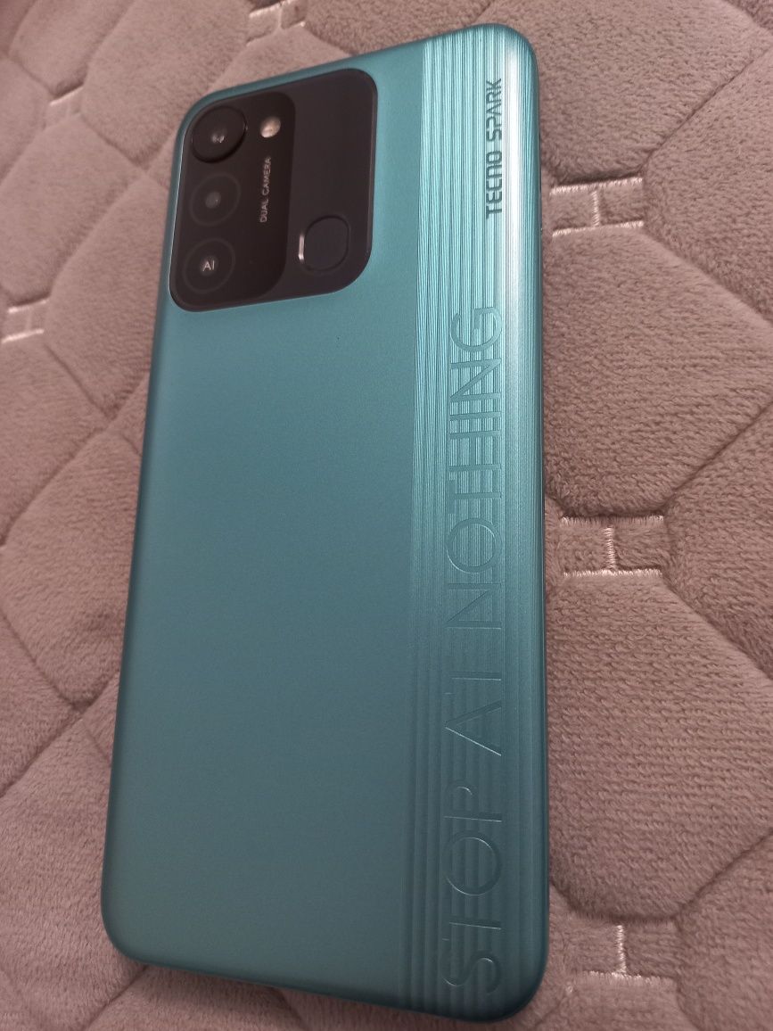 Телефон Tecno SPARK 8C