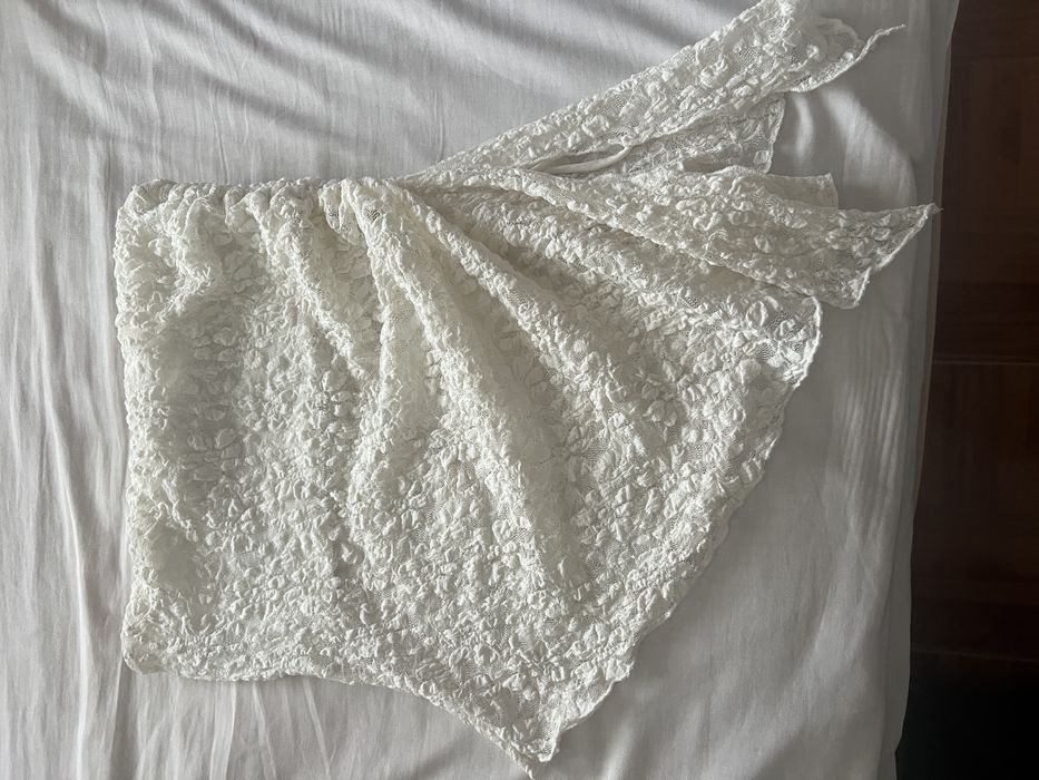 Top branco de renda