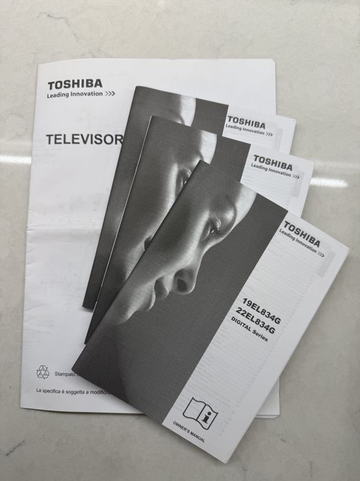 TV Toshiba 22’’ branca – com comando + suporte parede + manuais