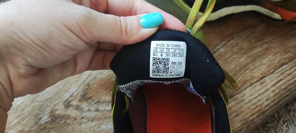 Продаються оригінальні красовки Adidas
