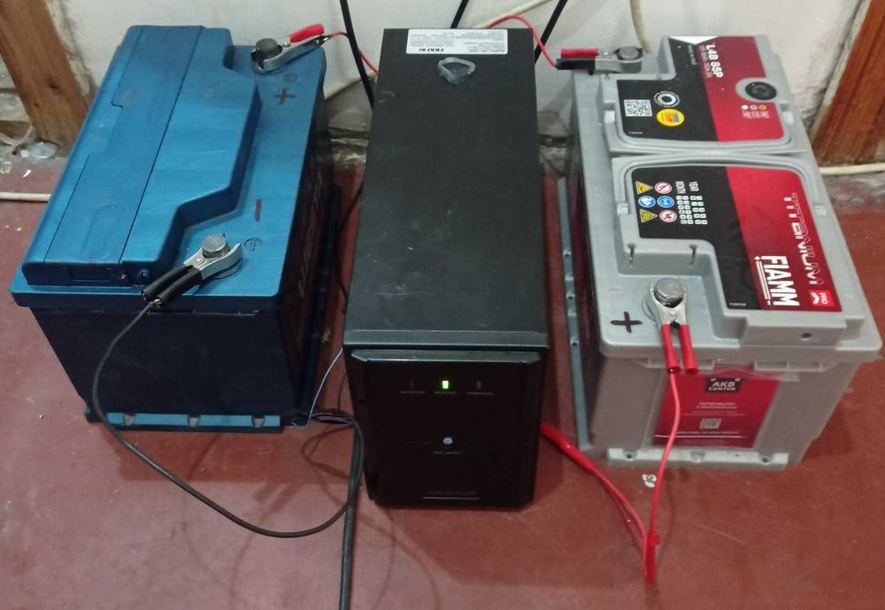 Бесперебойник(упс)-(инвертор) на 750ватт.на 24v.+ 2аккумулятора.