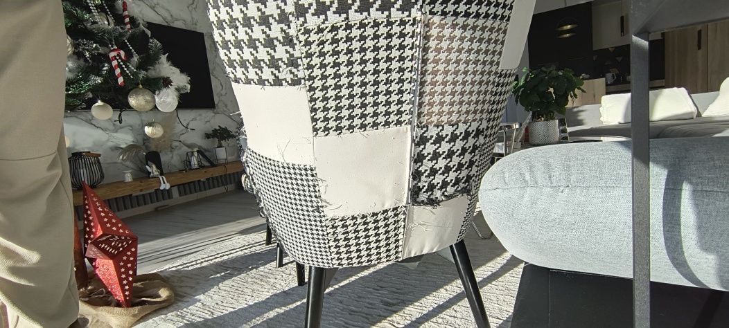 Fotel z podnóżkiem w stylu skandynawskim patchwork szary  BELIANI VEJ