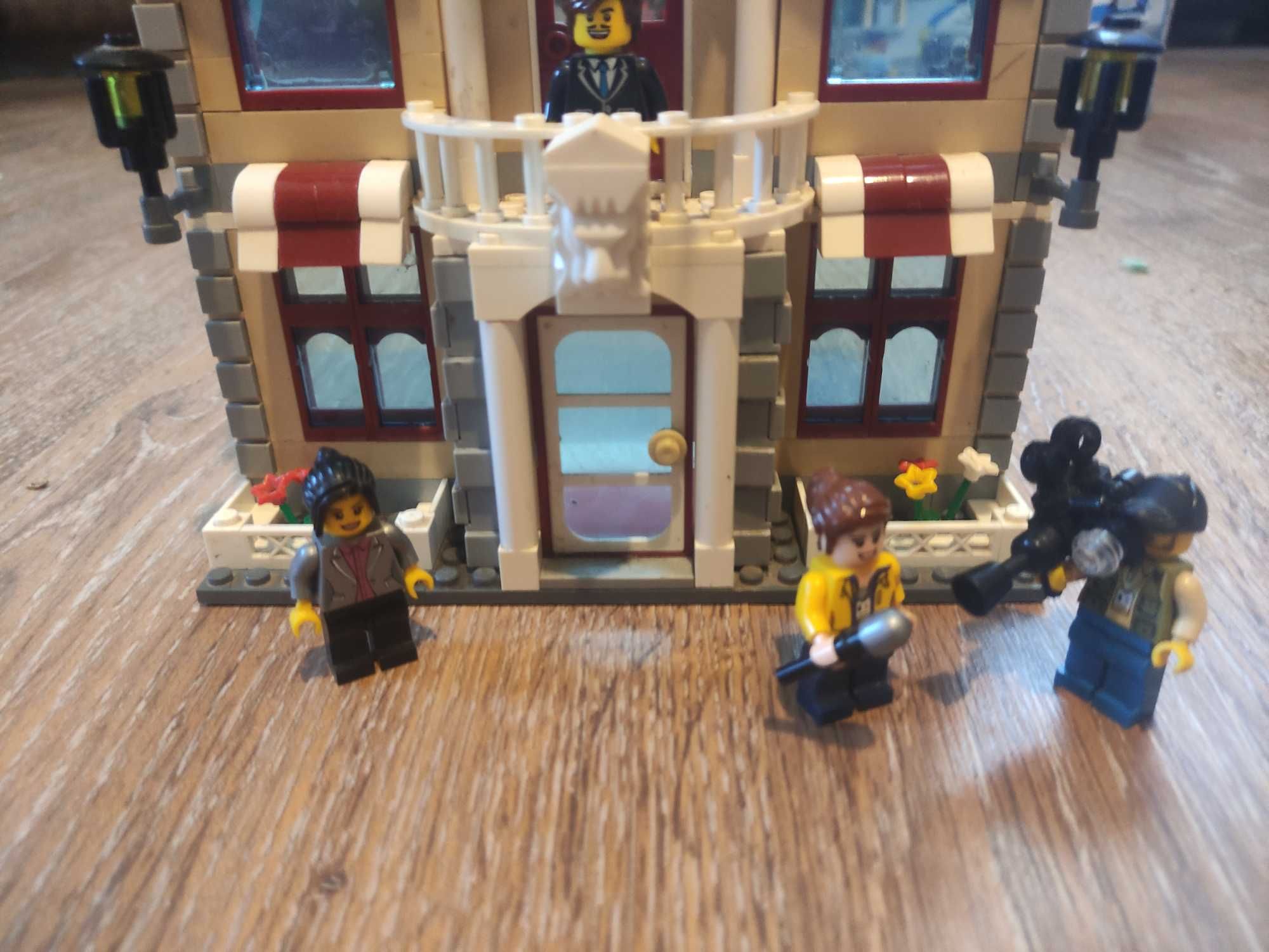 Продам Лего "Музей"