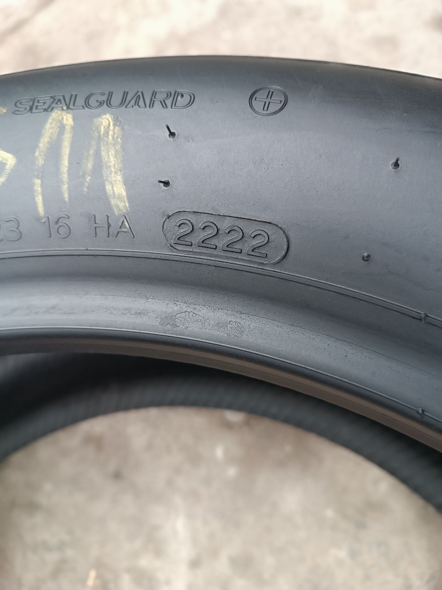 Sprzedam prawie nowe opony Hankook 235/50 r19