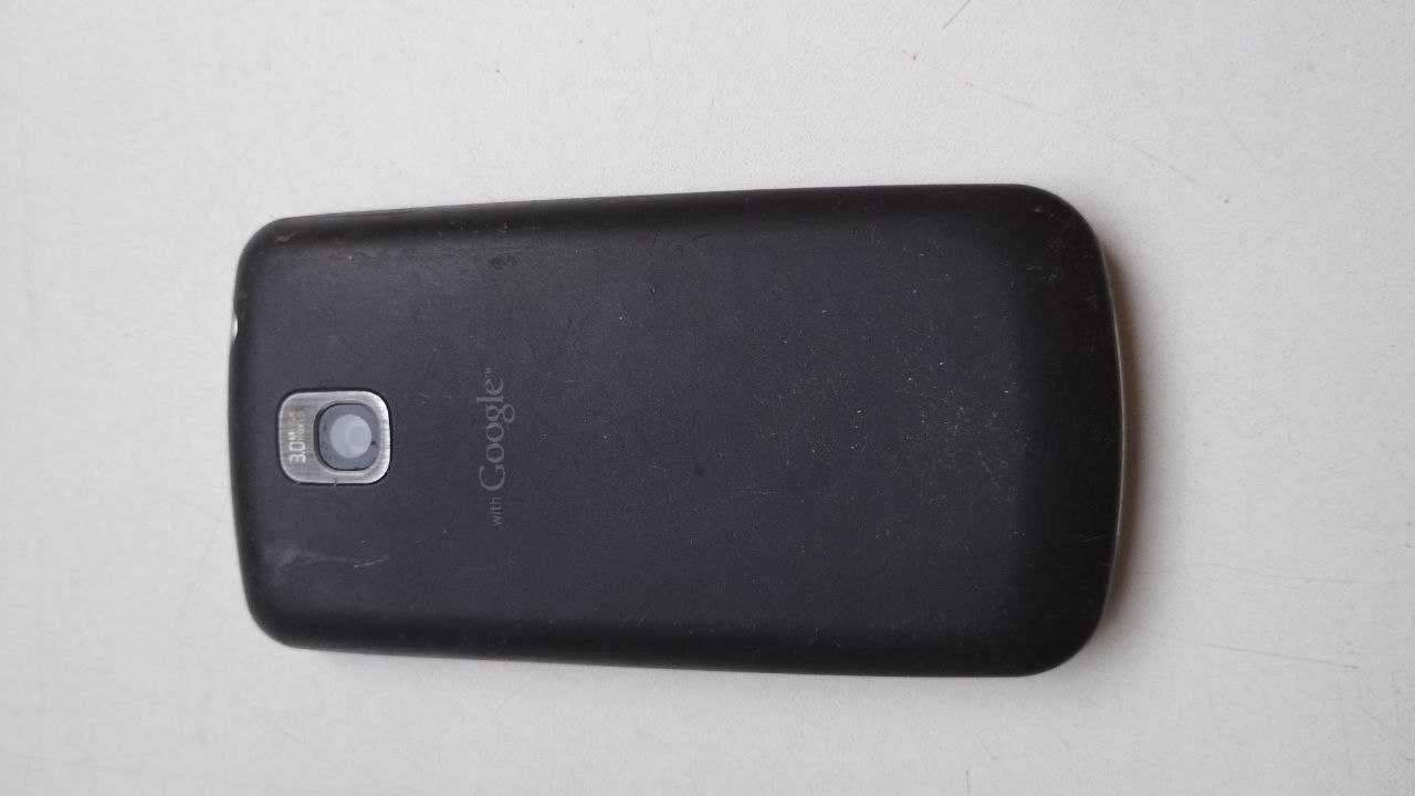 Мобильный телефон LG P500