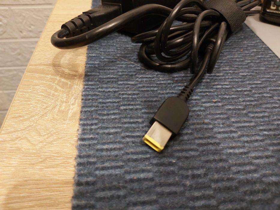 ORYGINALNY zasilacz LENOVO nowoczesny  90w  65W 20V 3.25 kostka