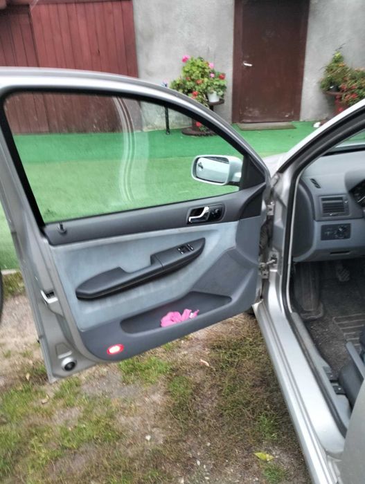 Samochód Osobowy Skoda