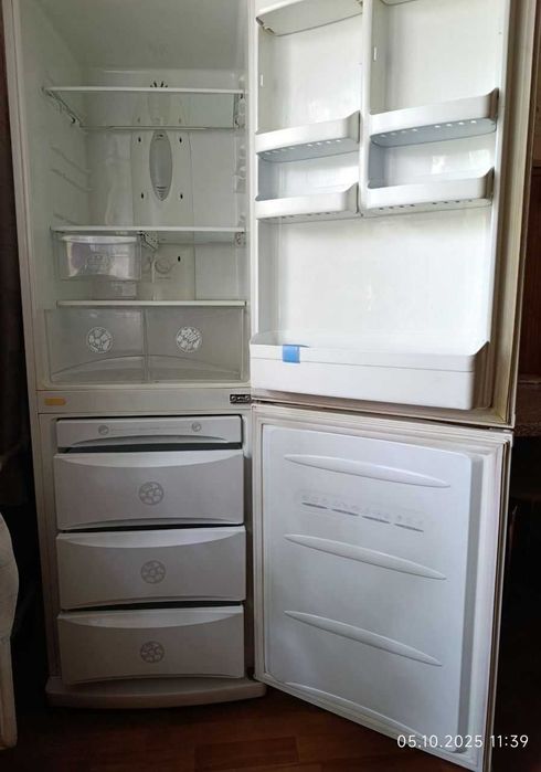 Холодильник LG 2-х камерний