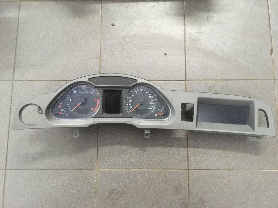 AUDI A6 C6 DEKOR LICZNIKA 1F857115