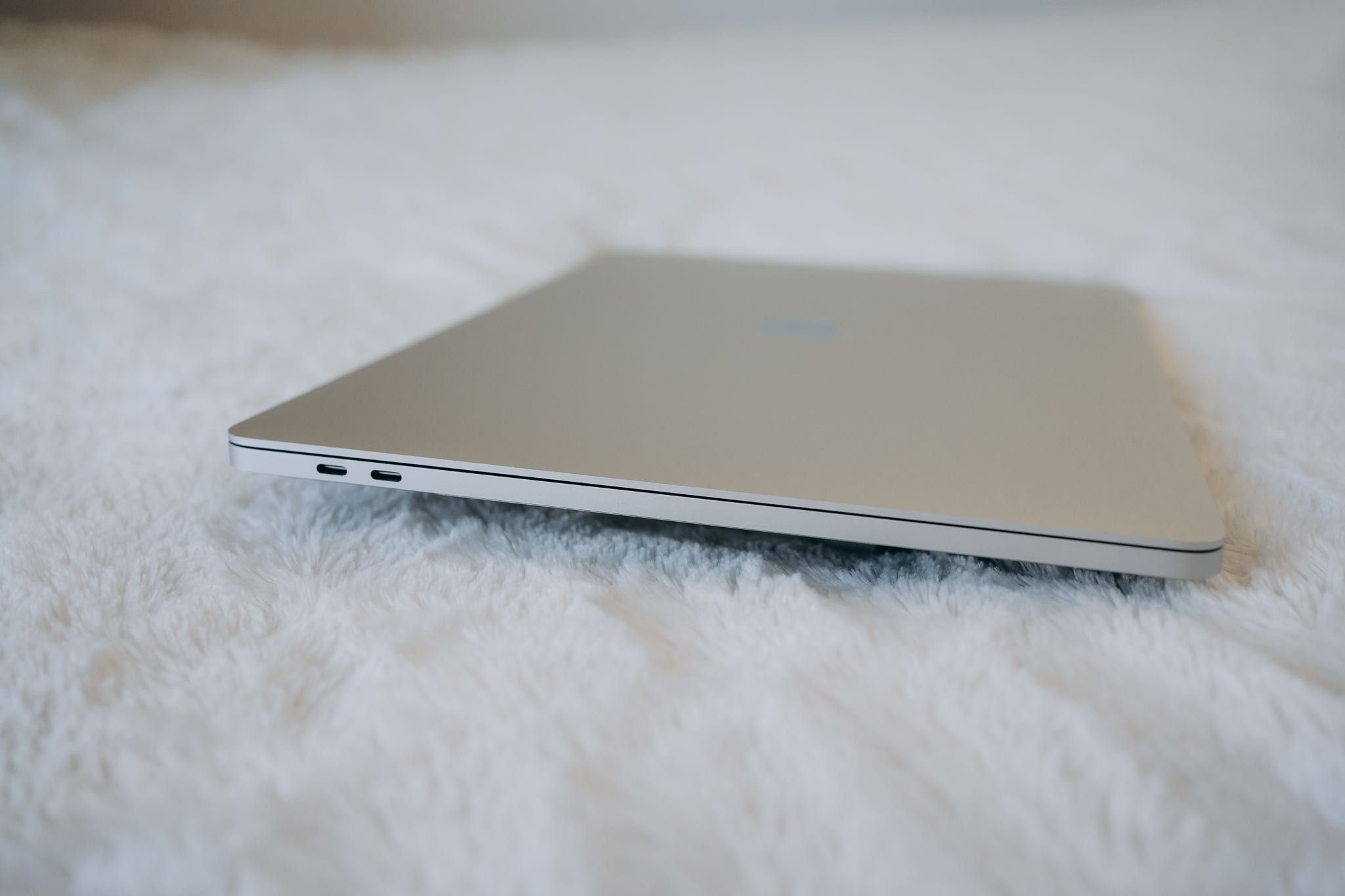 MacBook Pro A2141 Silver i7 9750H 16GB DDR4 512GB SSD 174 c. jak nowy