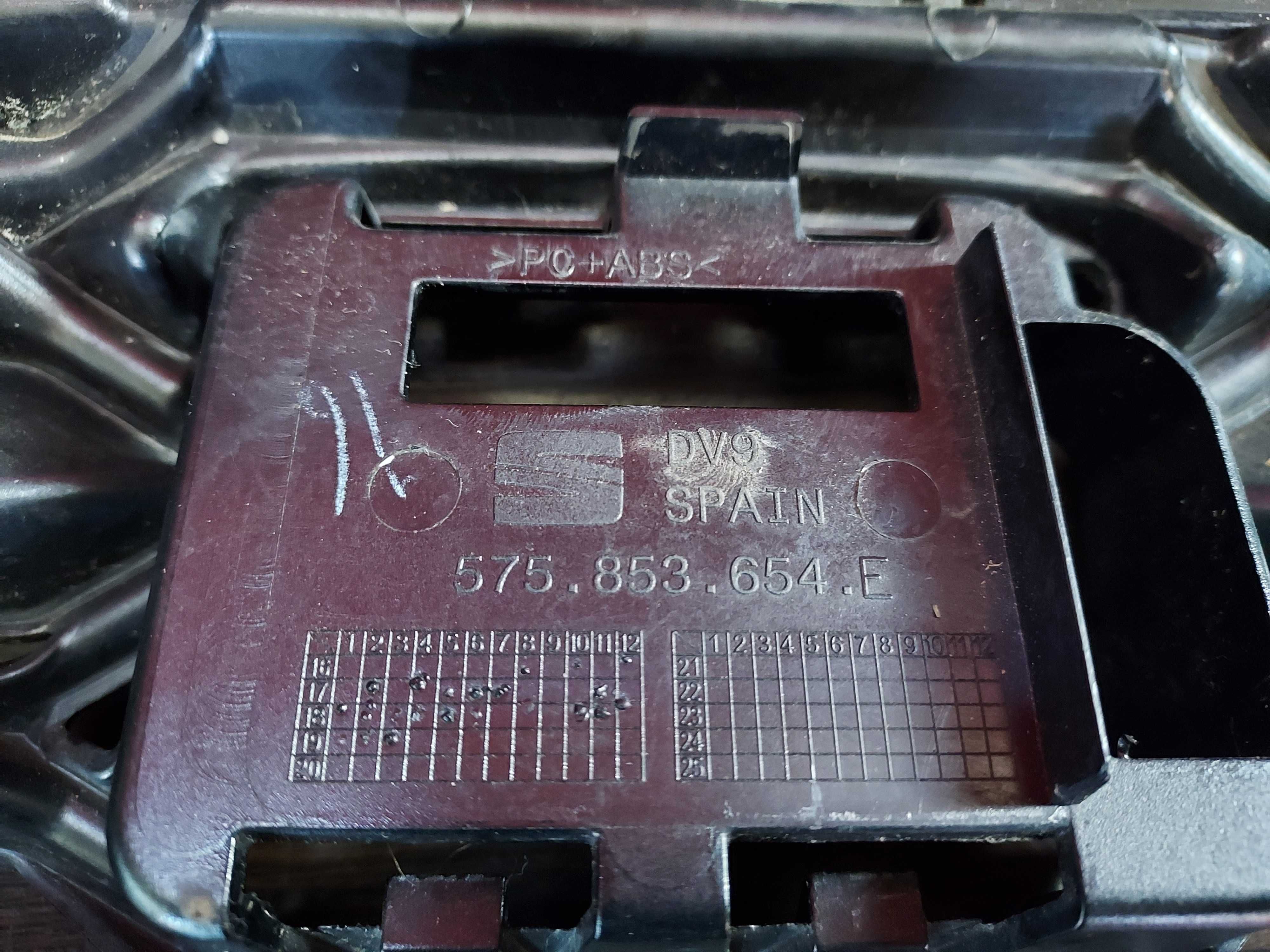 Grill Atrapa Chłodnicy SEAT ATECA  FR