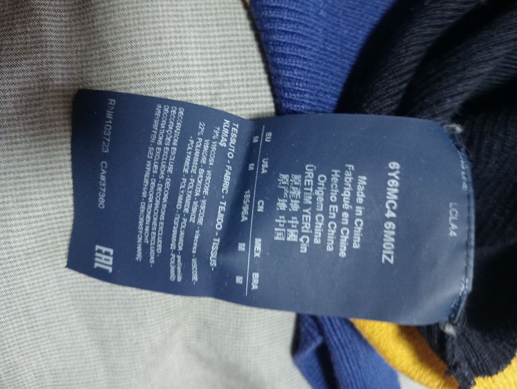 Armani jeans свитер.Оригинал.р 46,48.