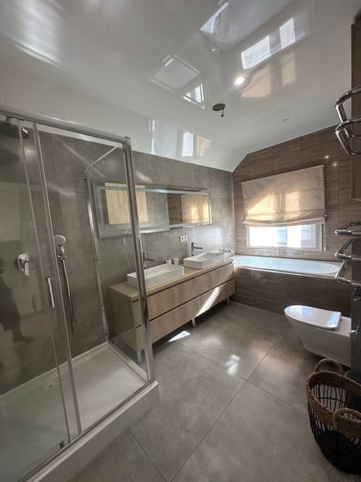 Будинок в Центрі Обухівки Укомплектований!