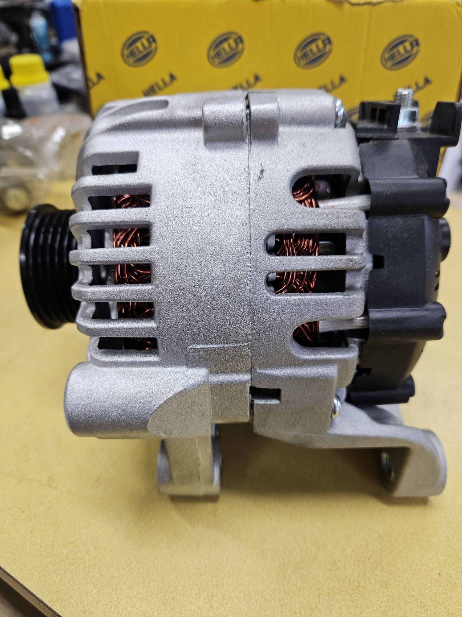 BMW e90 E87 2.0 3.0 D nowy alternator 150A Hella  8EL012.429-291