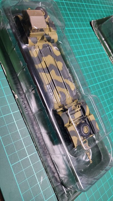 Model transportera Sd.Kfz.9 Famo z naczepą Sd.Ah.116 1/72