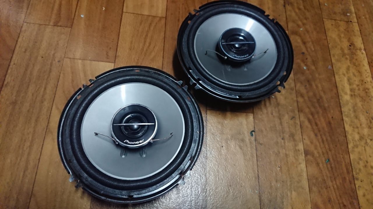 Продам автомобильные динамики Pioneer 6-6.5" (16-17см)