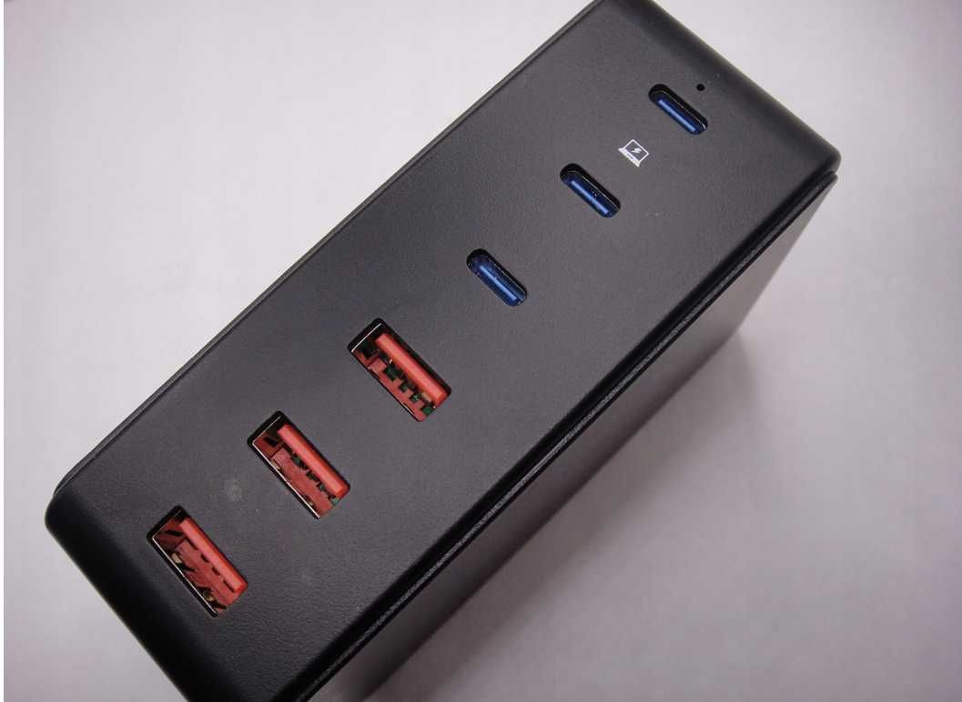 Ładowarka Przenośna 120W 3X USB-C , 3X USC-A  Apple ,Windows ,Android