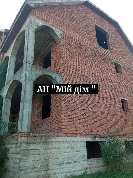 Продається будинок  недобудований