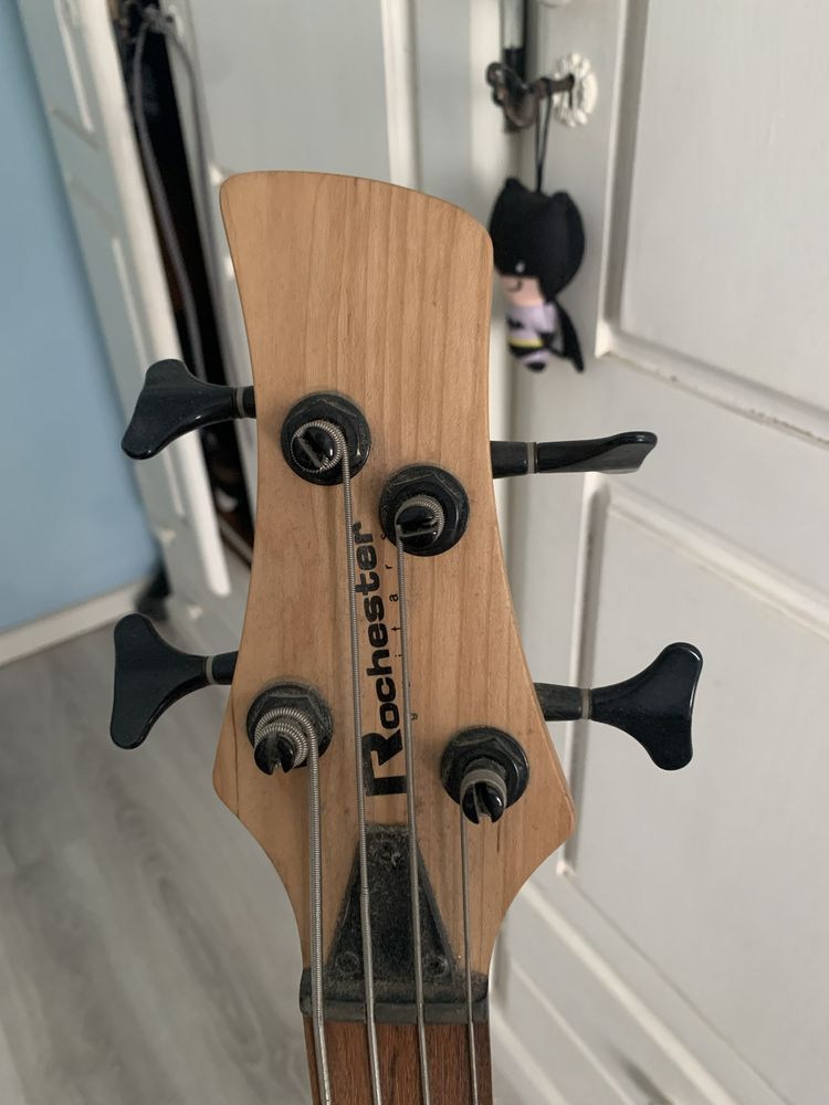 Baixo Eletrico Fretless Rochester (Novo)
