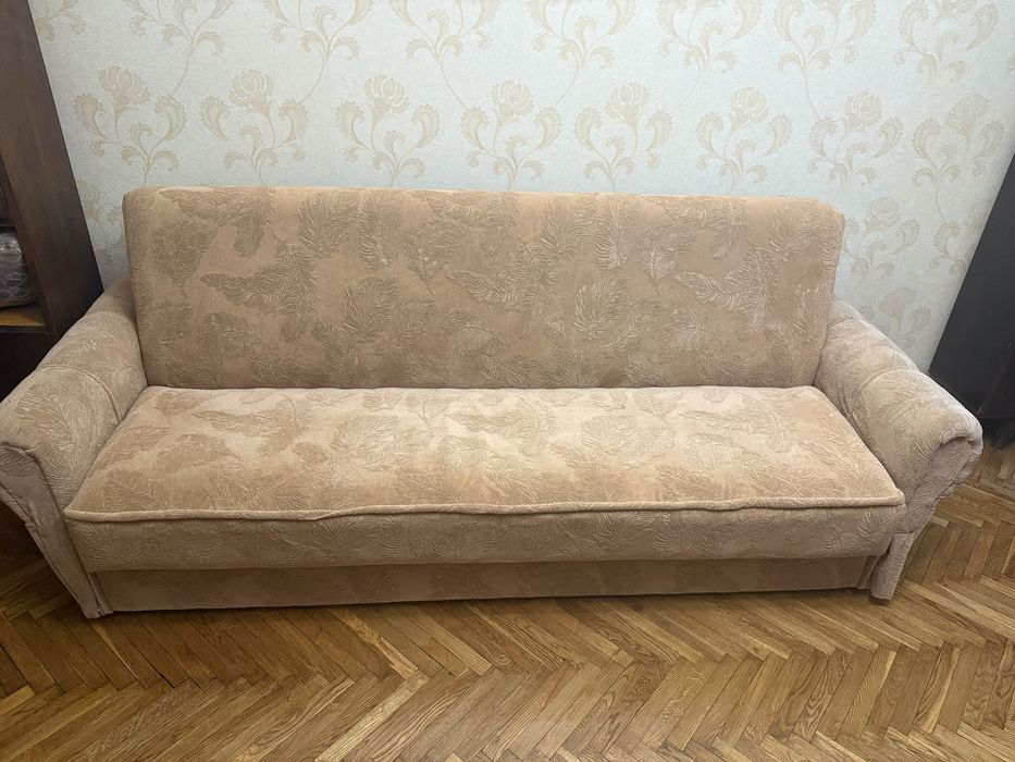 Диван для спальні, вітальні