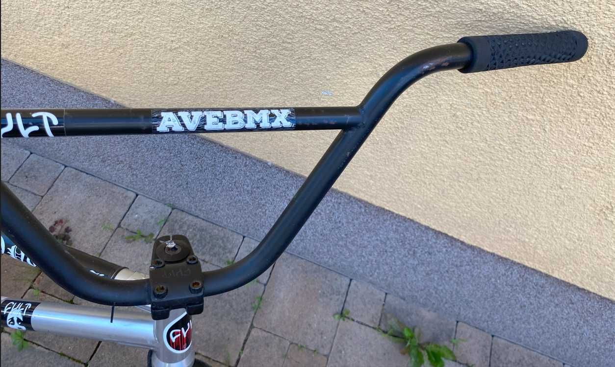 Oryginalny BMX (CULT CONTROL B 2014 SILVER, od AVE BMX), srebrny