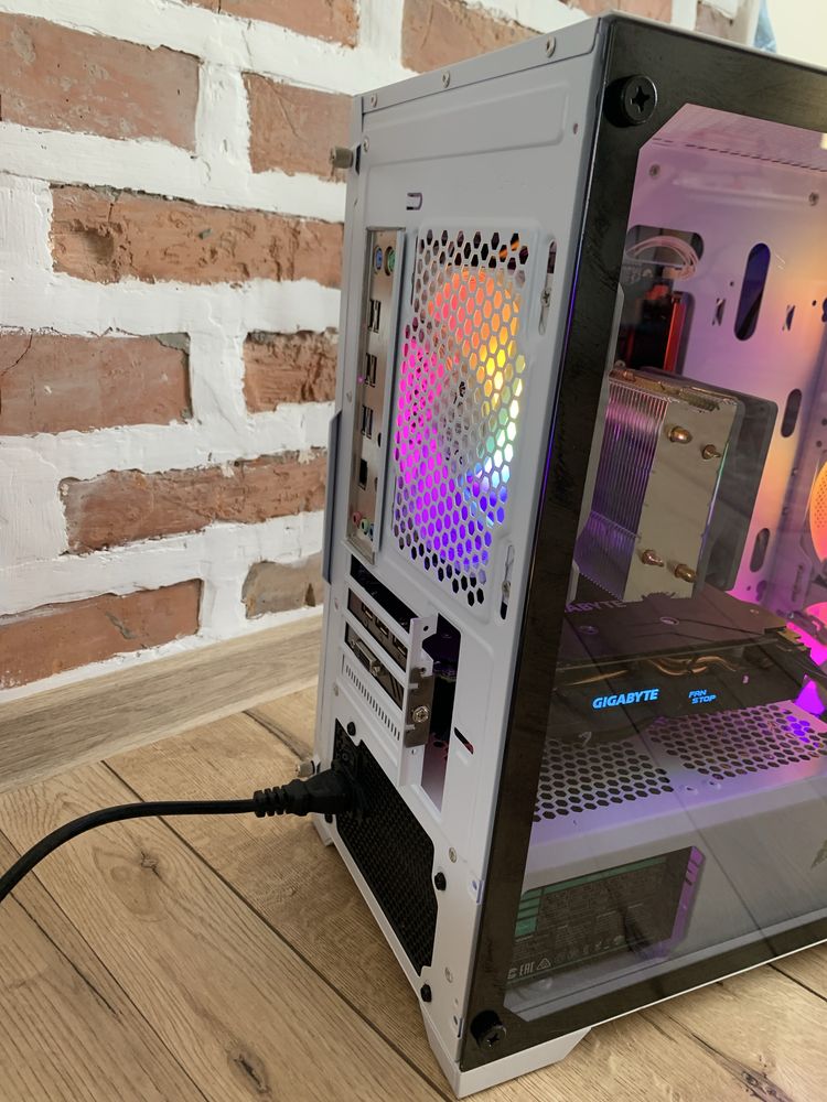 Топ ПК 12 ядер/24 потока 32ГБ DDR4 память/8ГБ відеокарта M2/600W
