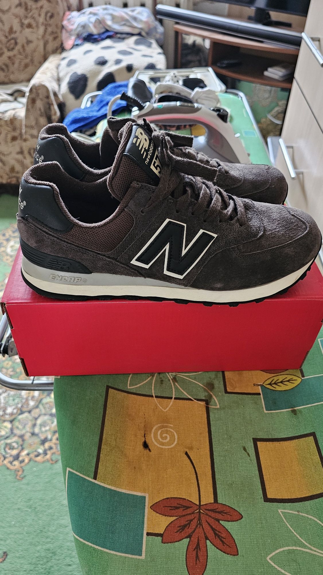 Продам кроссовки New Balance 574 коричневые