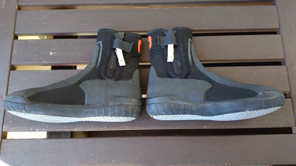 Botins de Neoprene