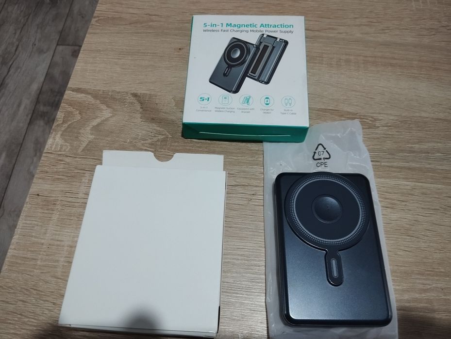 POWERBANK 10000 MAH iPhone MAGSAFE z kablem USB-C/LIGHTNING indukcyjny