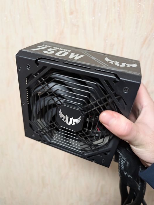 ASUS TUF Gaming 750W 80+ Bronze — відмінний стан