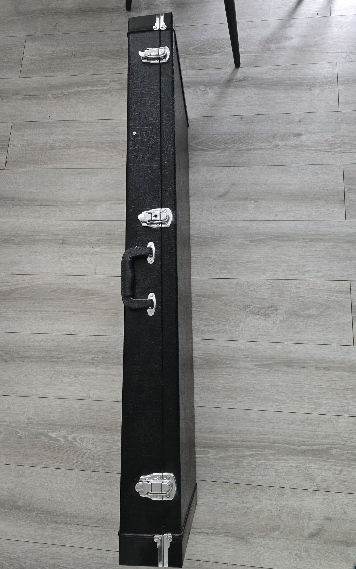 Gitara basowa CORT B4