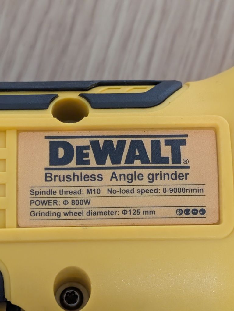 Nowa szlifierka kątowa DeWalt