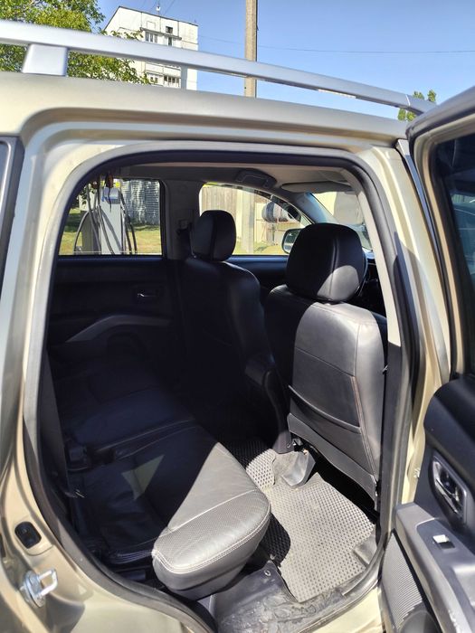 Продам  Mitsubishi OUTLANDER XL