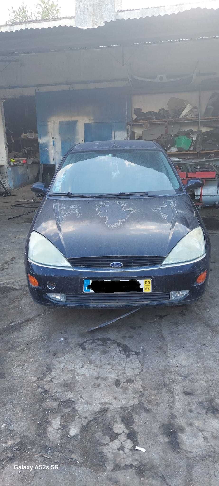 Para Peças Ford Focus 1.8 TDDI de 2000 com boa mecânica