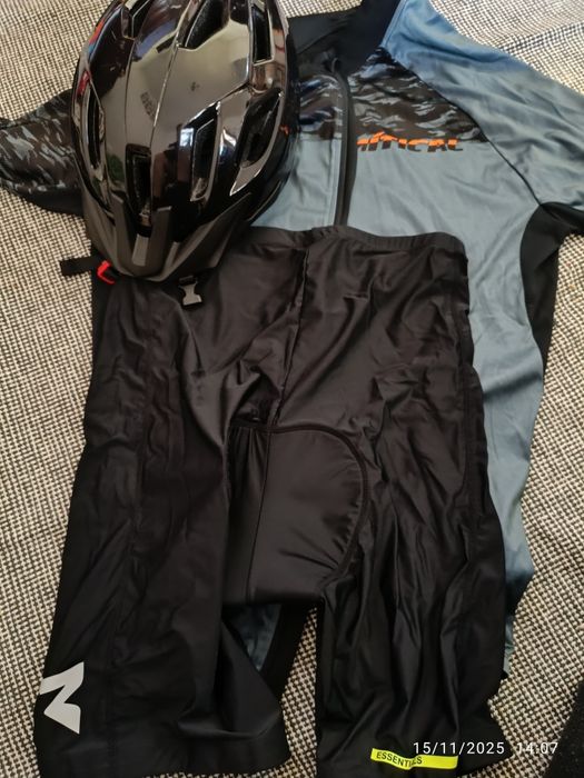 Kit Ciclismo, Camisola, short
