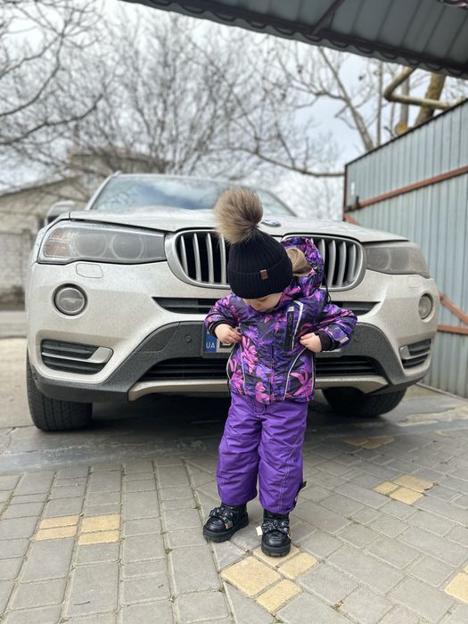 Куртка та штани на дівчинку