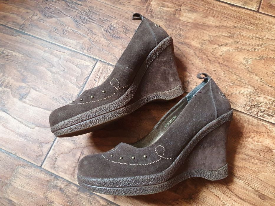 Buty damskie czółenka na koturnie Clara Barson 35