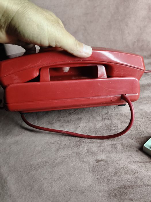 Stary telefon stacjonarny Tulipan 151