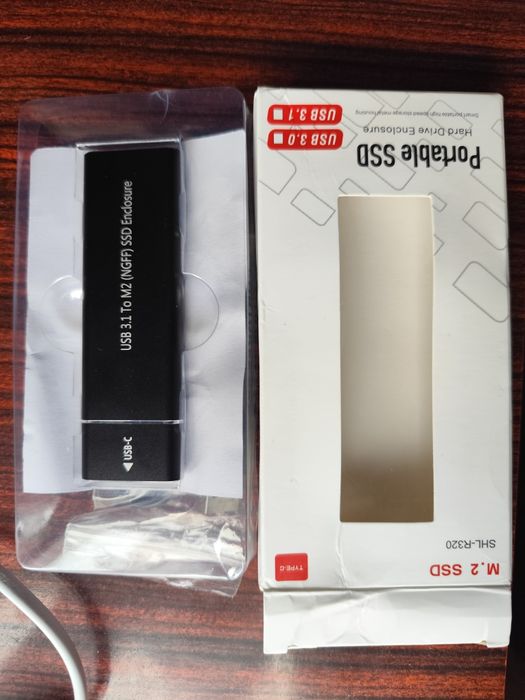 Adapter w obudowie 2w1 M.2 NVMe PCIe i M.2 SATA do USB-C 3.1