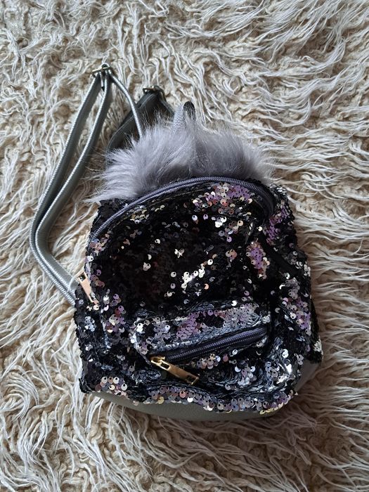 Plecaczek z cekinami