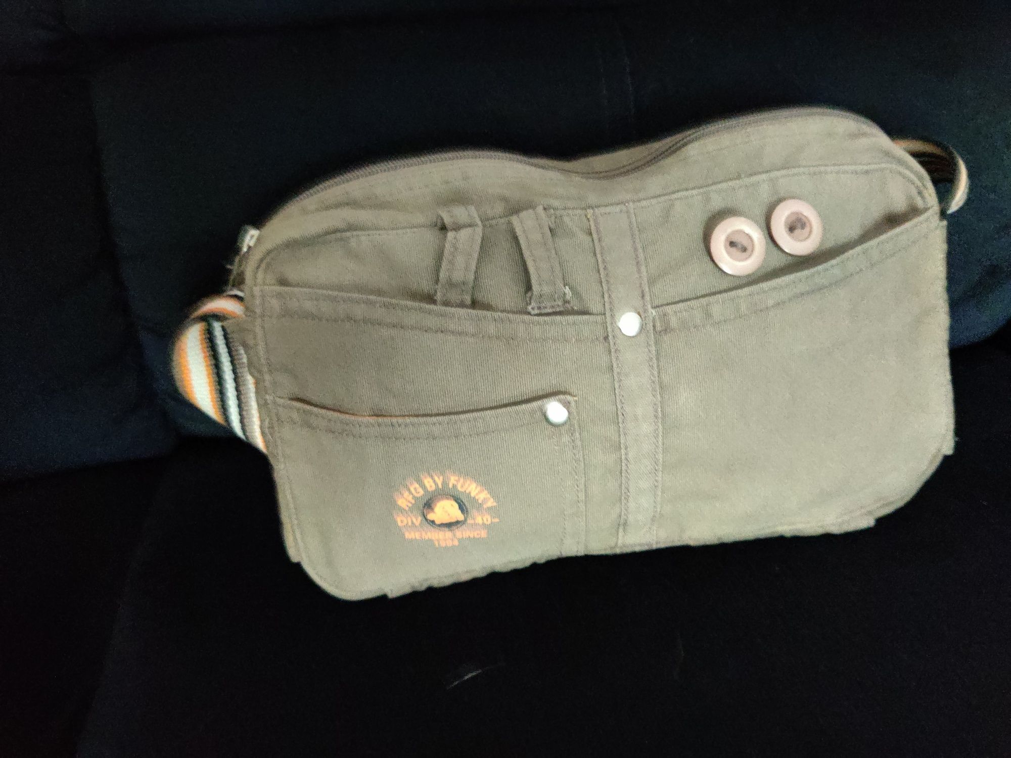 Torebka w kolorze khaki